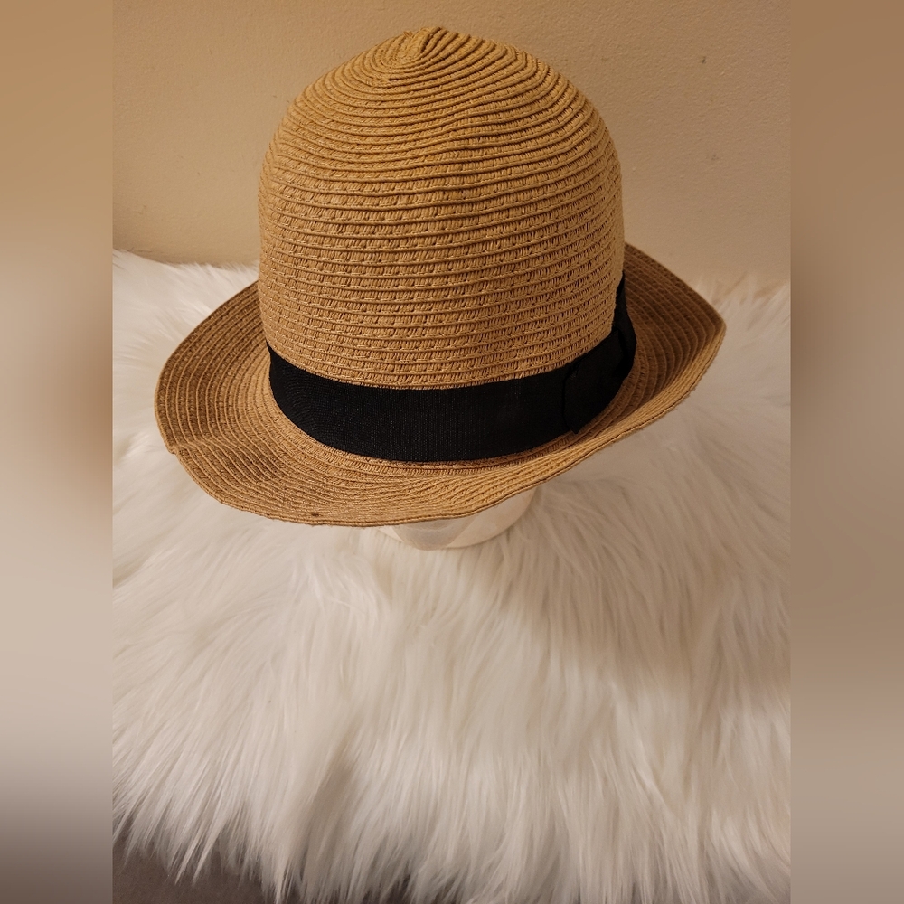 Bluenotes Straw Hat for a Spring refresh Featuring a classic fit with a brim.